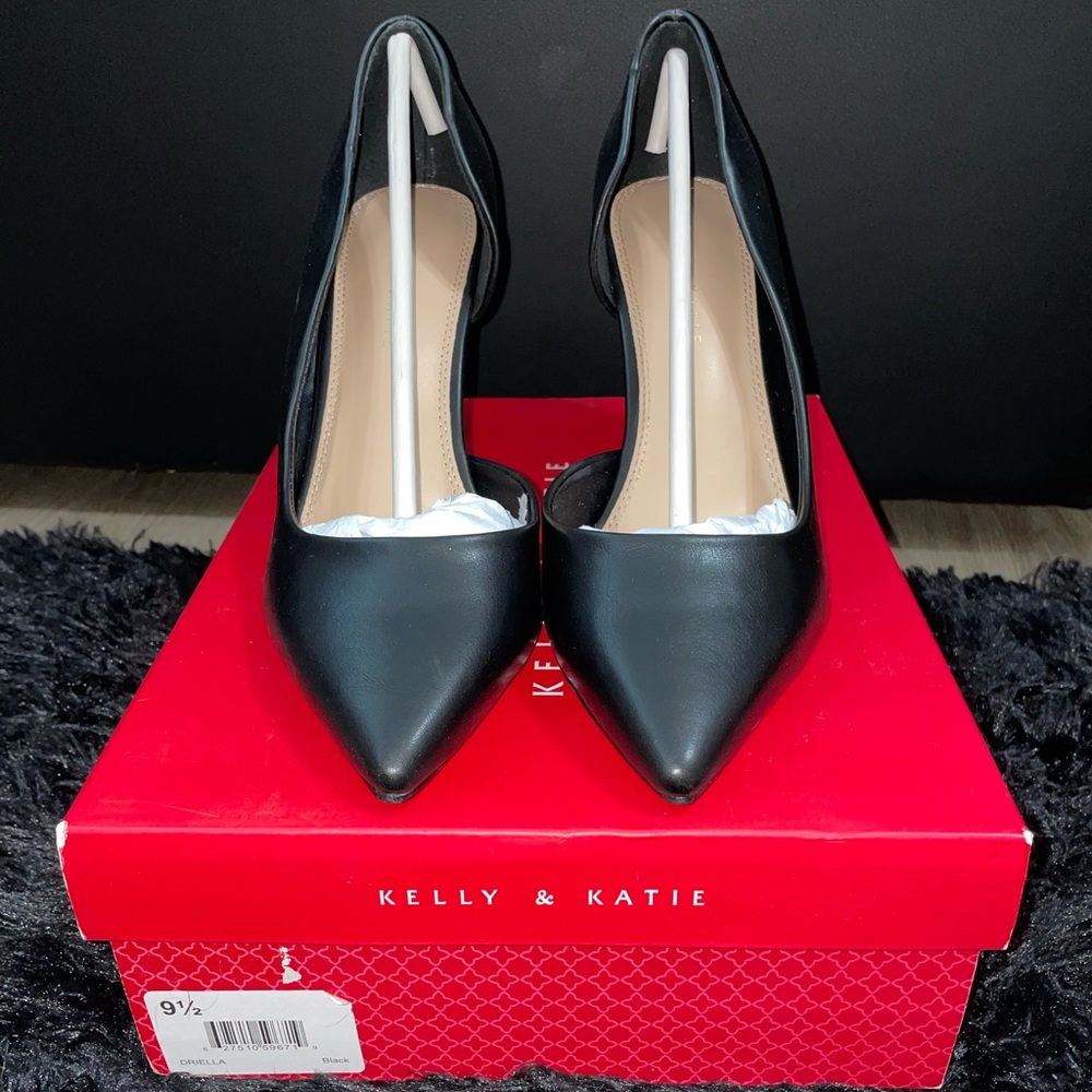 Kelly and Katie Black pointed toe pumps